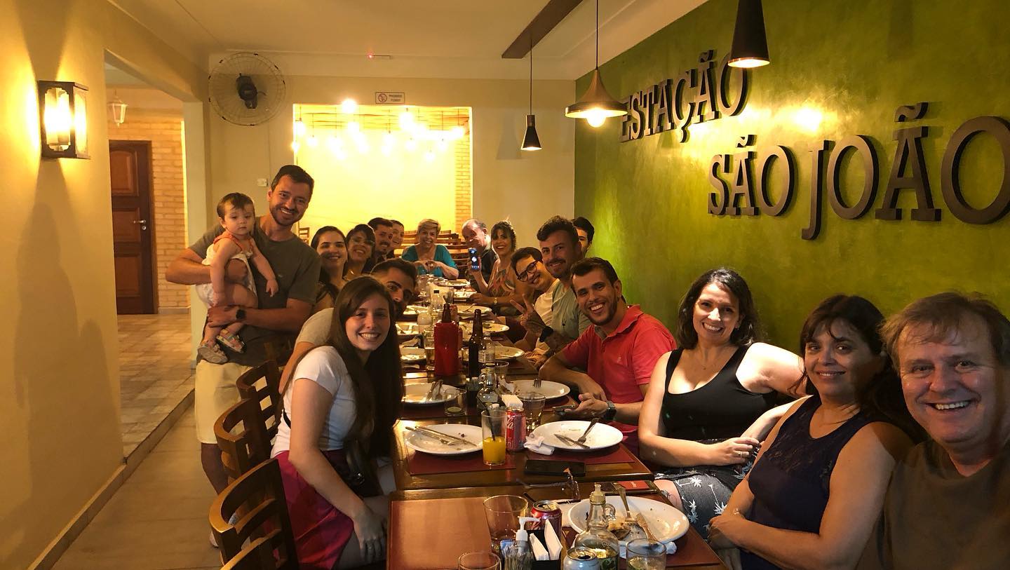 Mesa com grupo